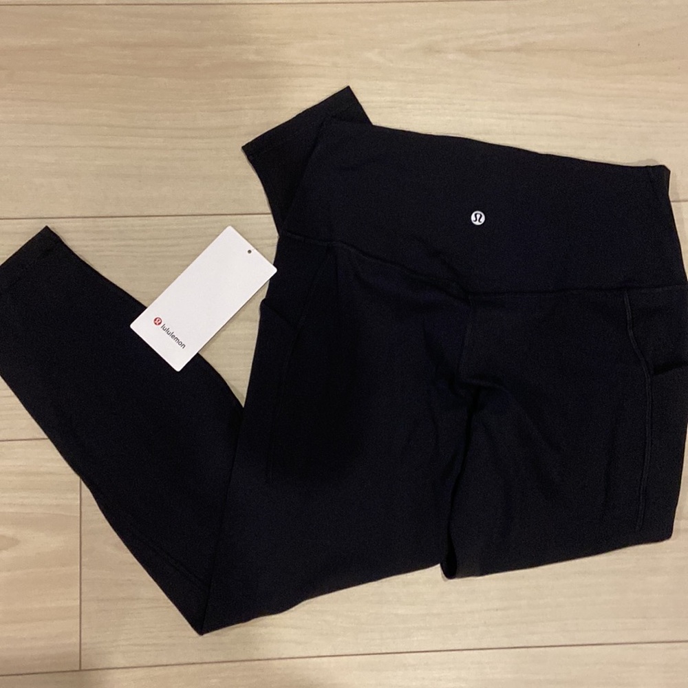 096•lululemon Align HR Pant 25" with Pockets - Black